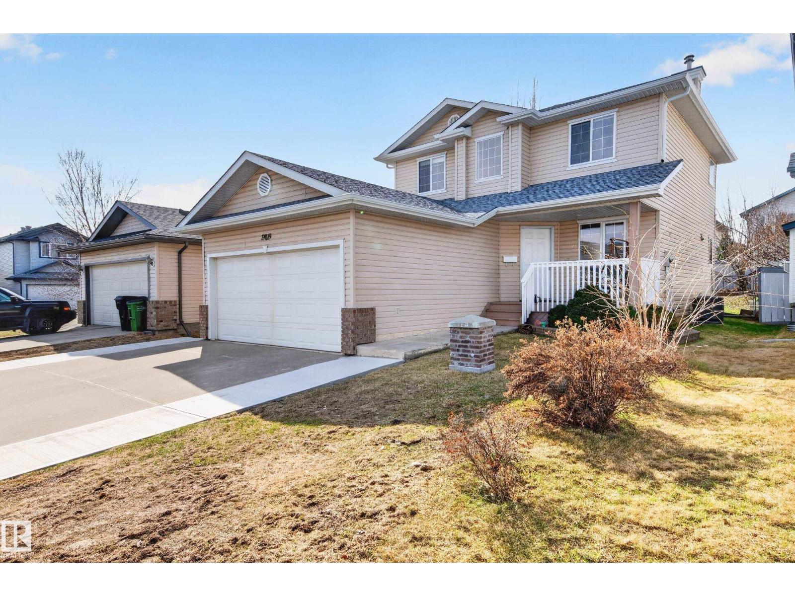 19019 49 AV NW - 2