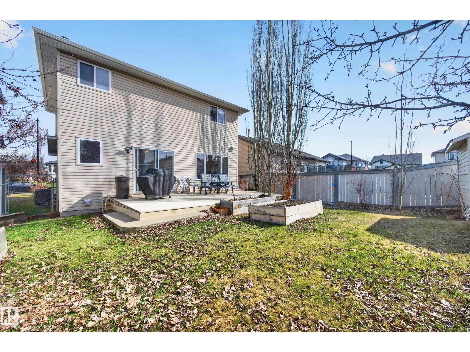 19019 49 AV NW, Edmonton