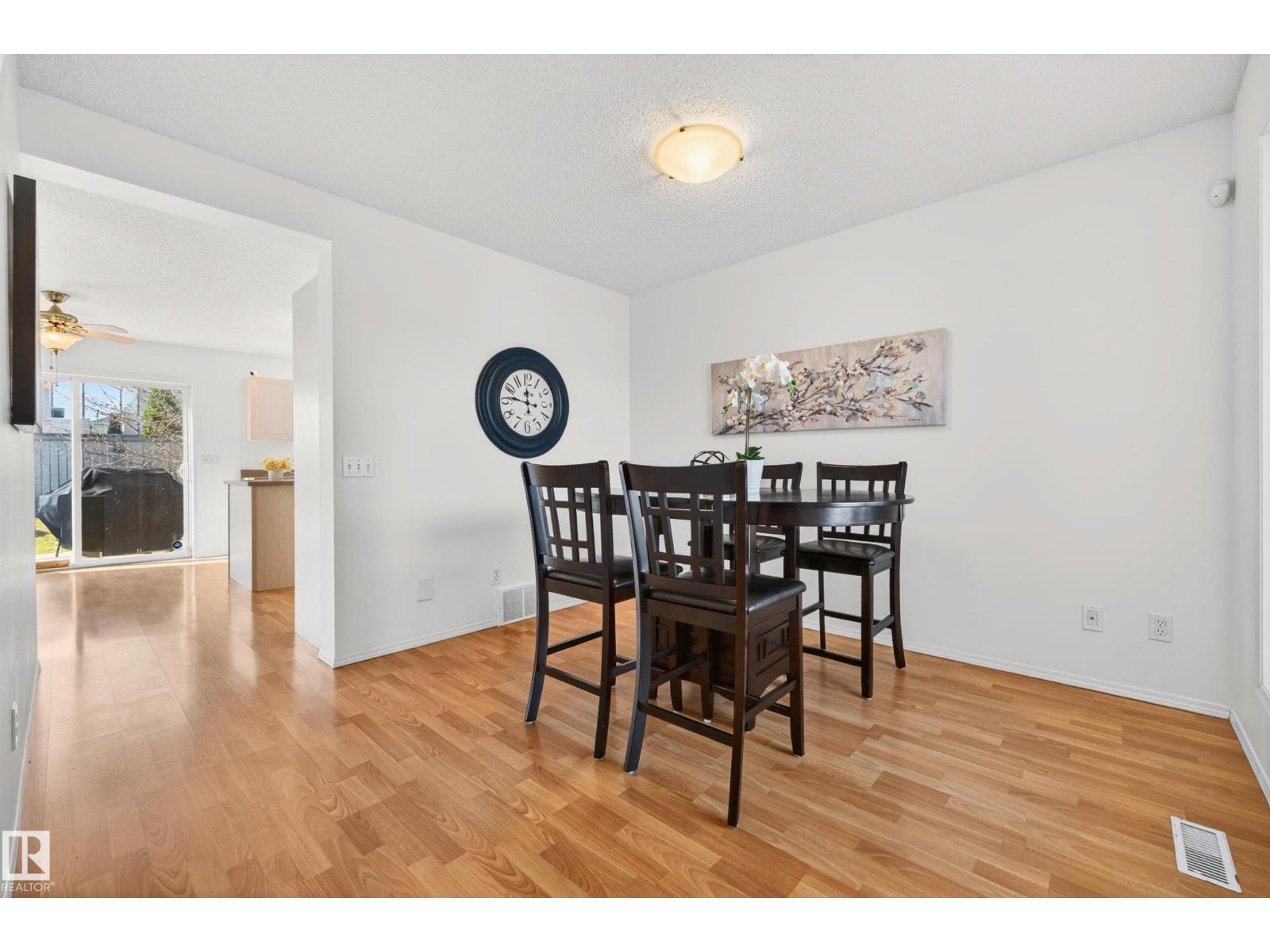 19019 49 AV NW, Edmonton