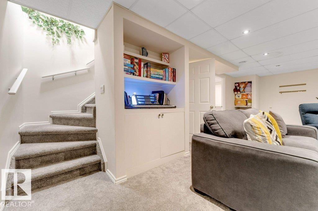 3913 MCMULLEN GREEN GR SW, Edmonton