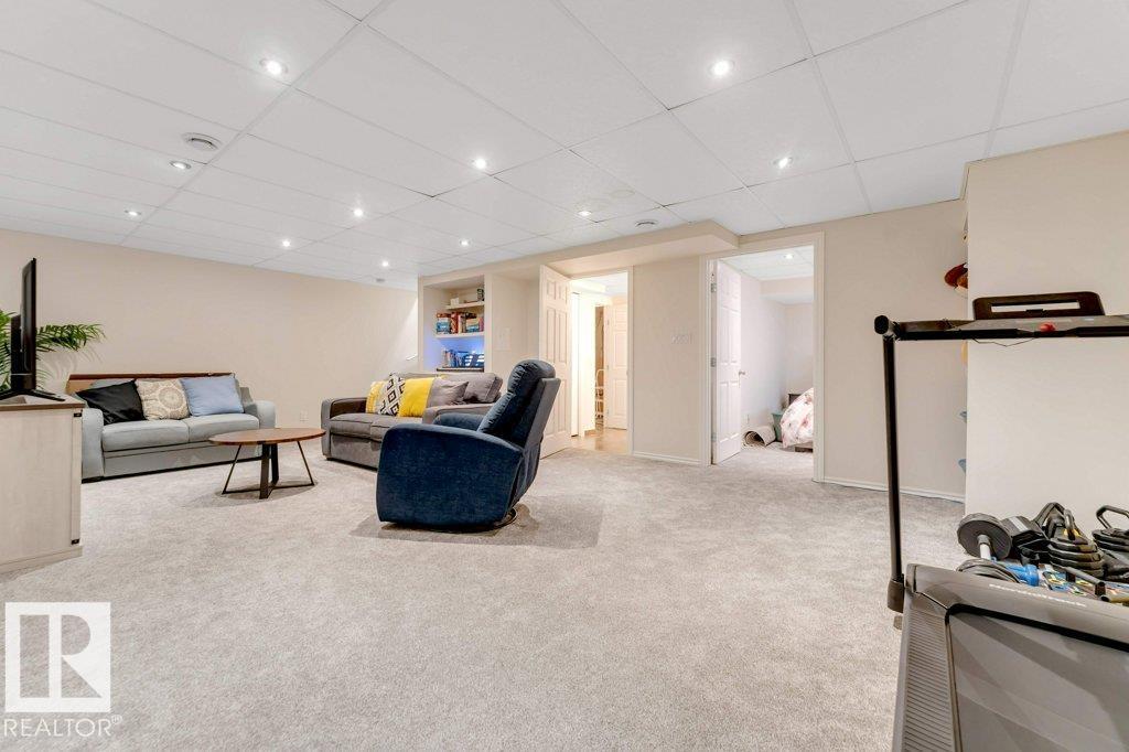 3913 MCMULLEN GREEN GR SW, Edmonton