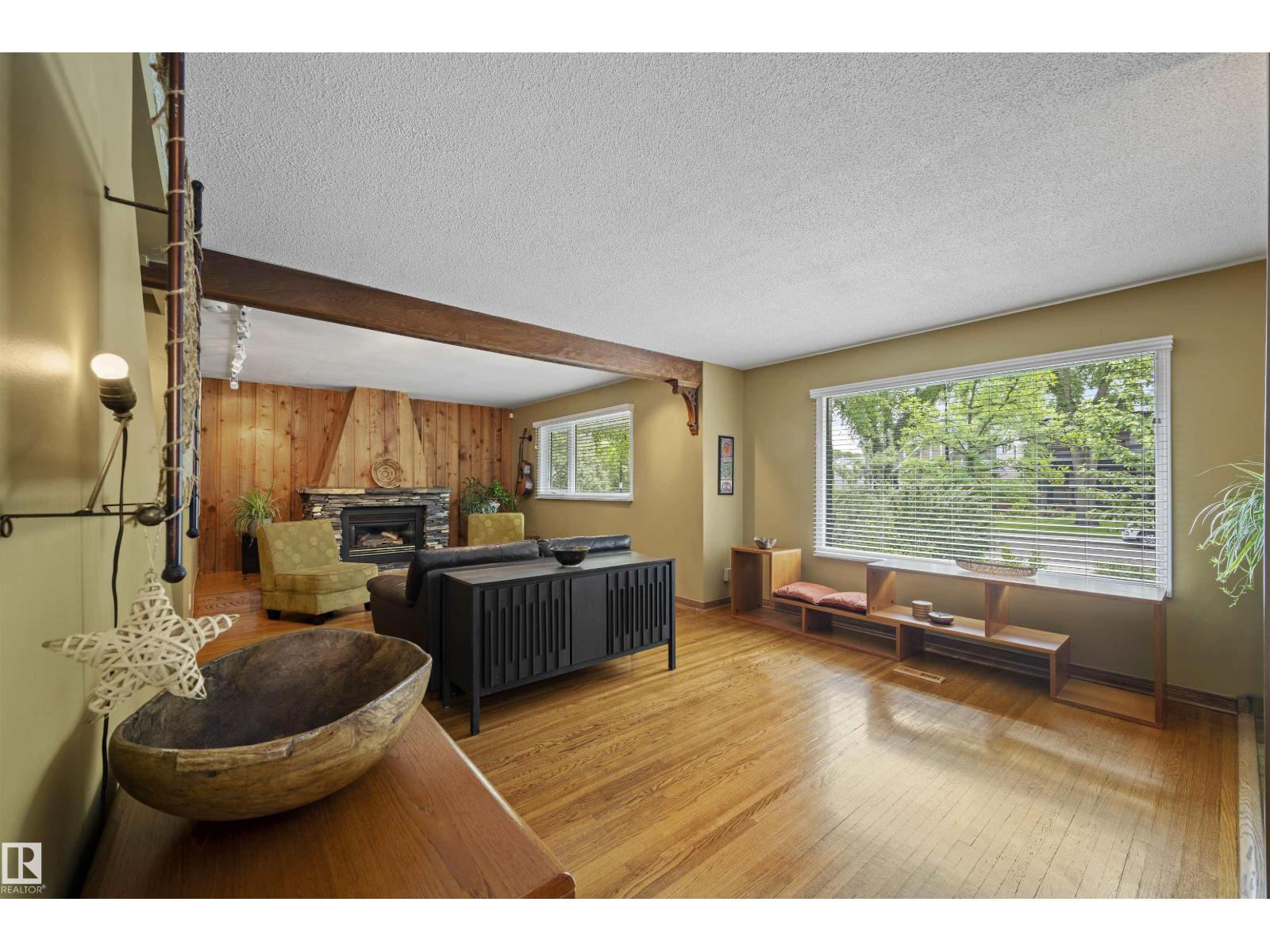 11622 76 AV NW, Edmonton