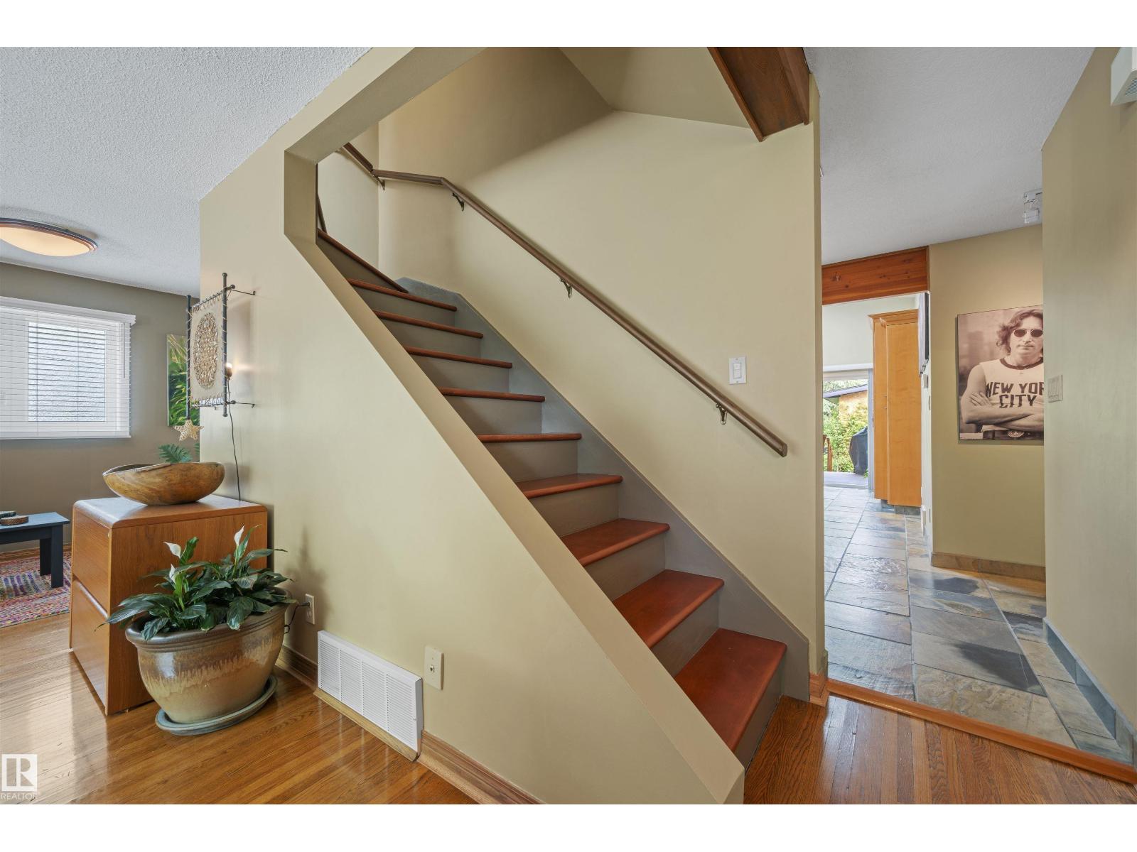 11622 76 AV NW, Edmonton