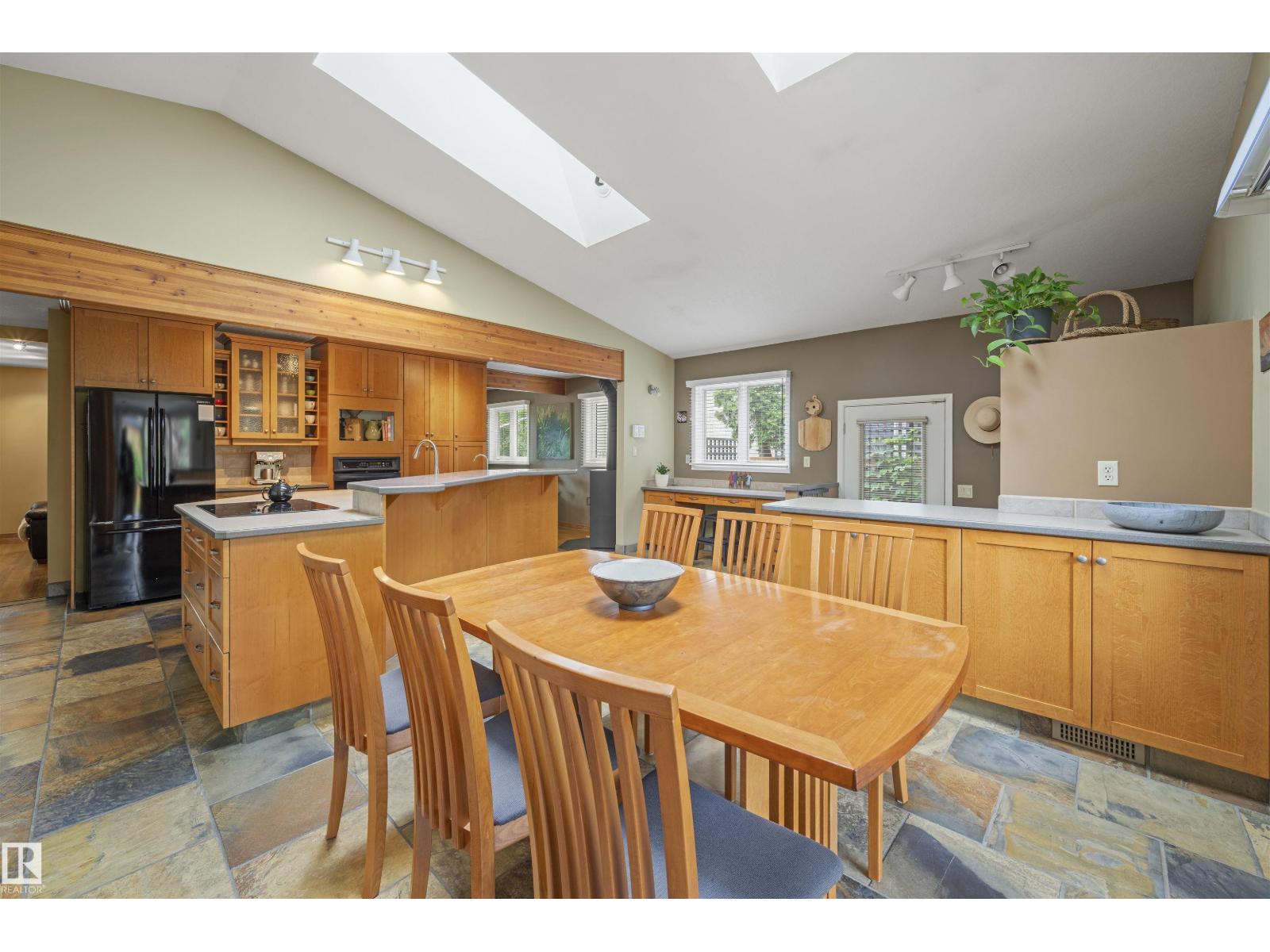 11622 76 AV NW, Edmonton