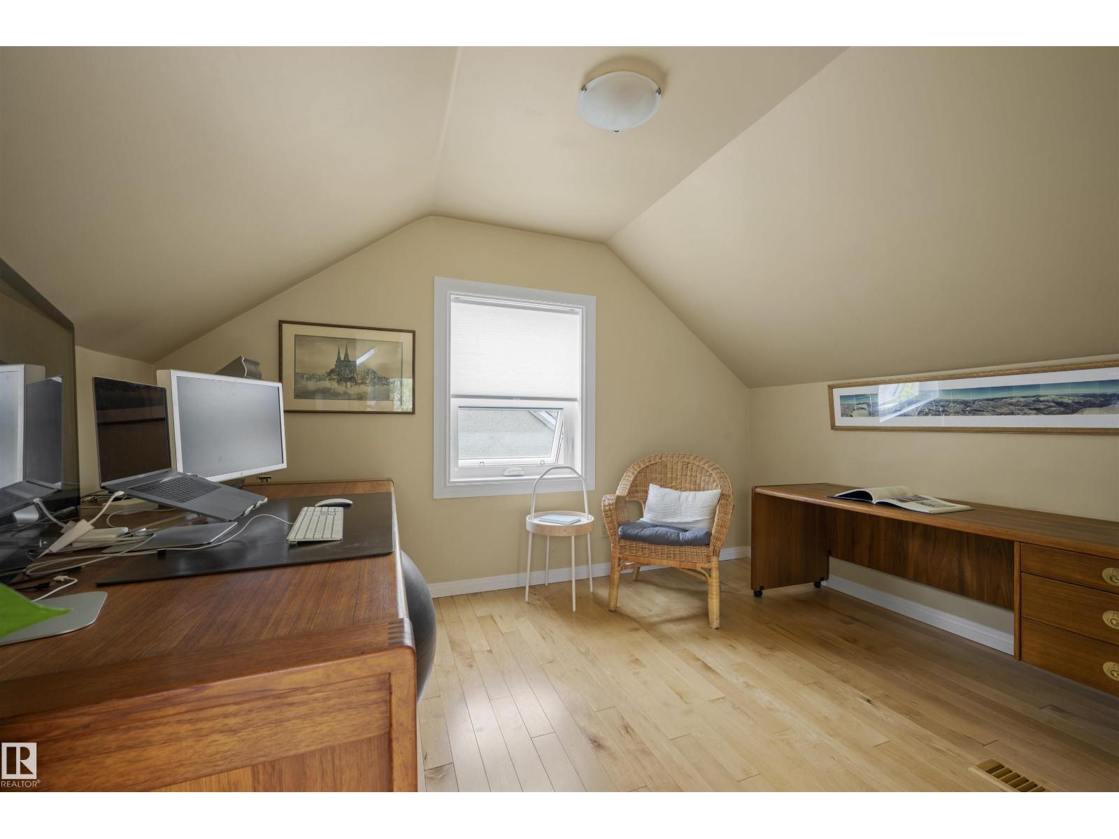 11622 76 AV NW, Edmonton