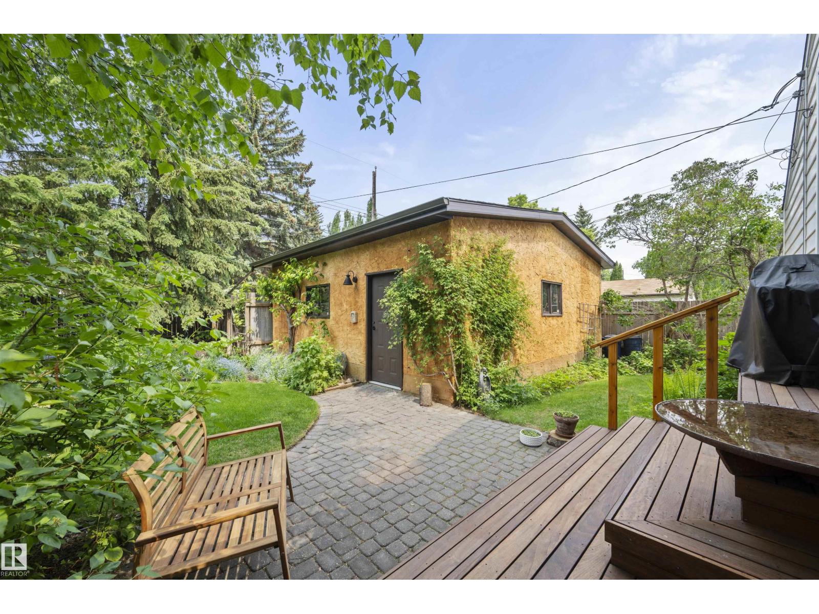 11622 76 AV NW, Edmonton