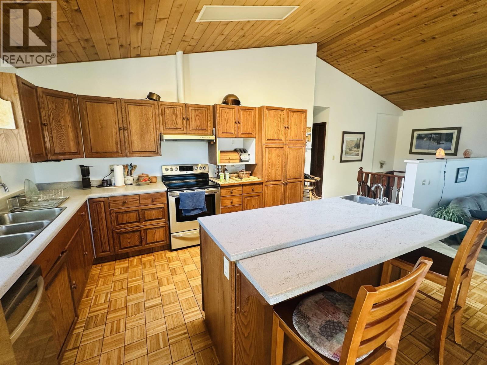 536 5TH AVENUE - 14