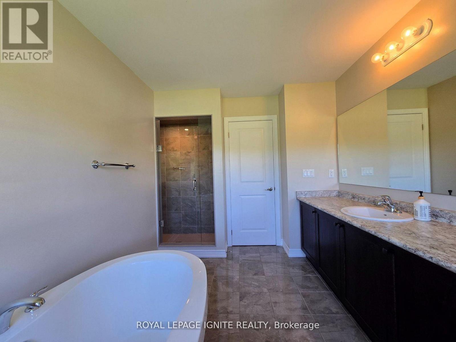 73 SUMMER BREEZE DRIVE - 32