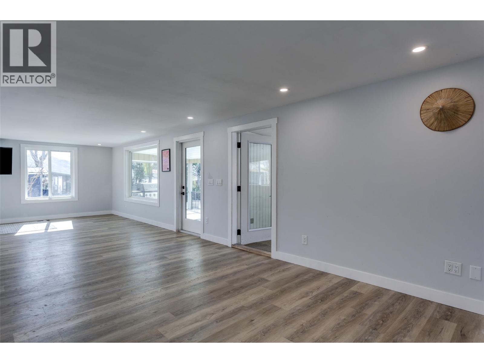 #25 2095 Boucherie Road - 23