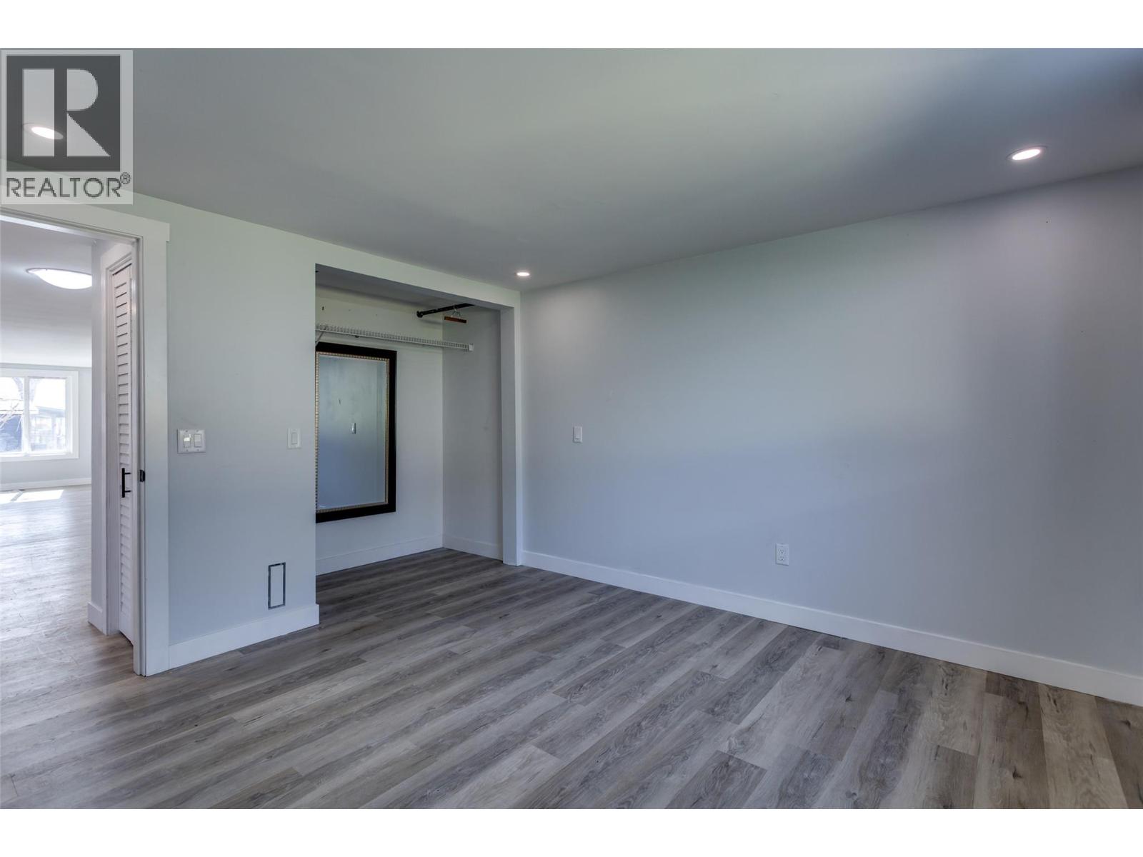 #25 2095 Boucherie Road - 27