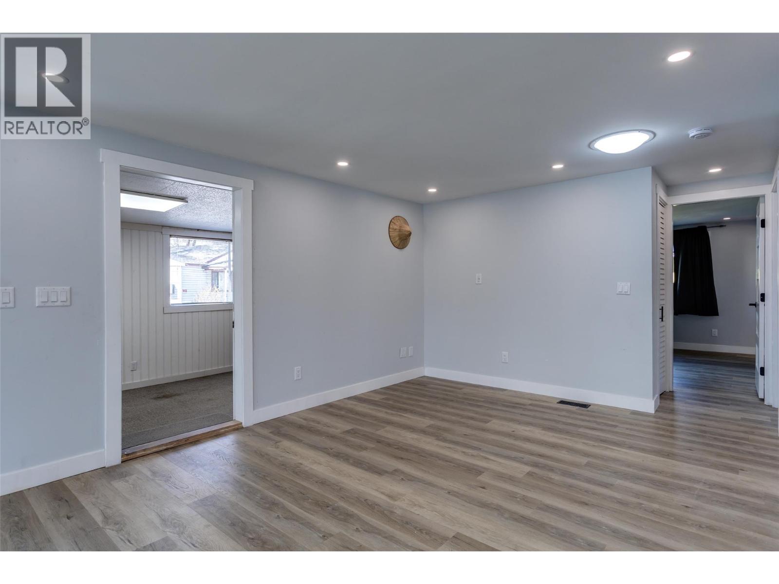 #25 2095 Boucherie Road - 21