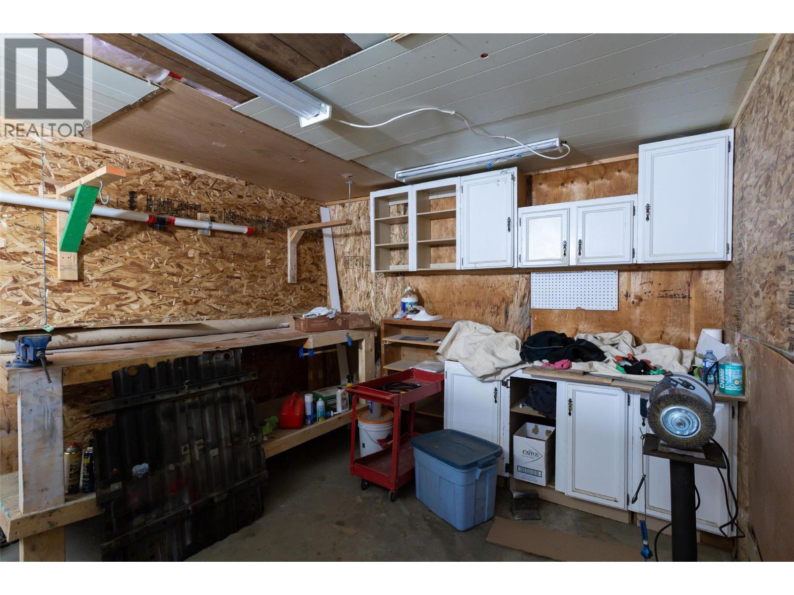 #25 2095 Boucherie Road - 40