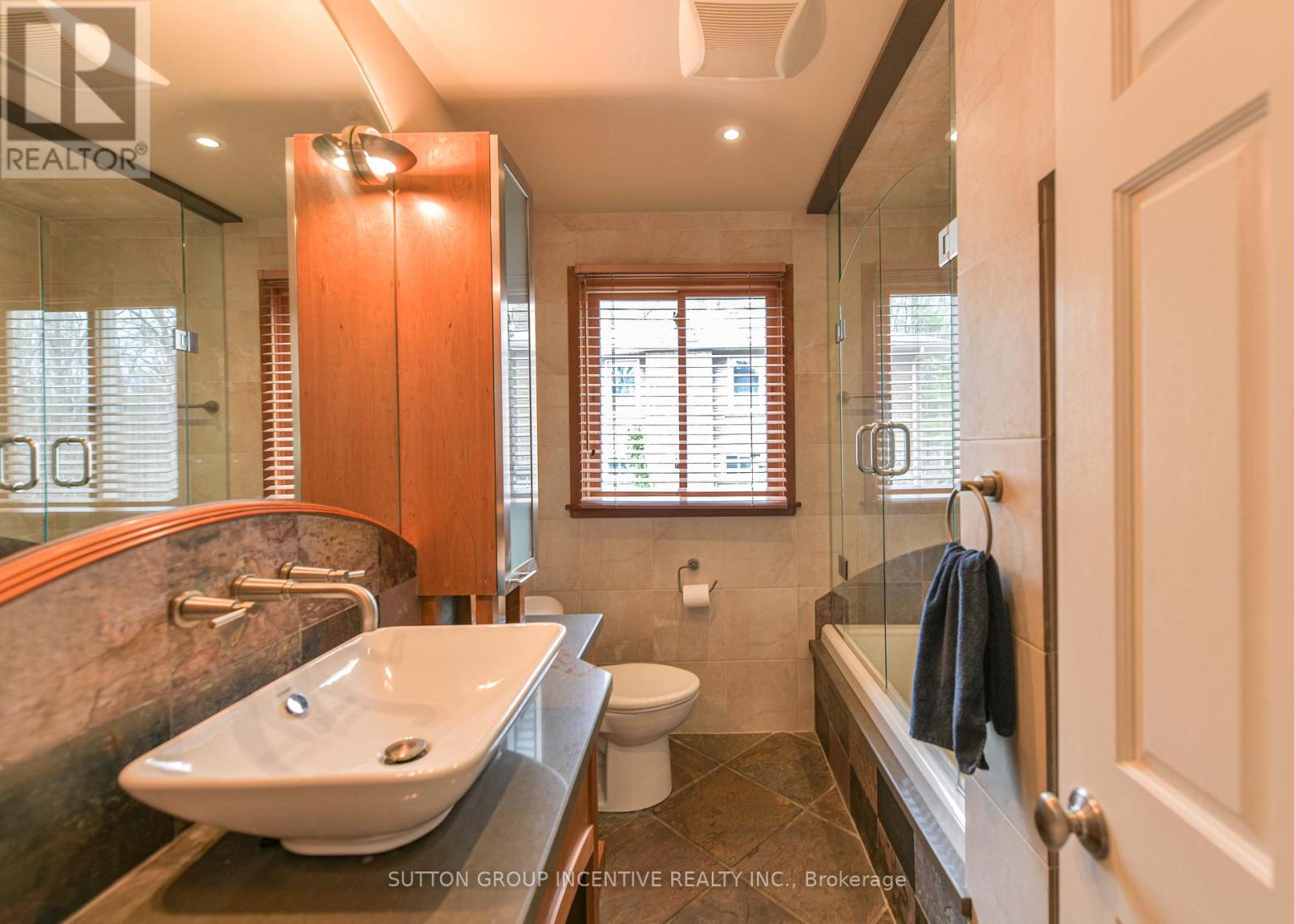 1363 ST. VINCENT STREET - 35