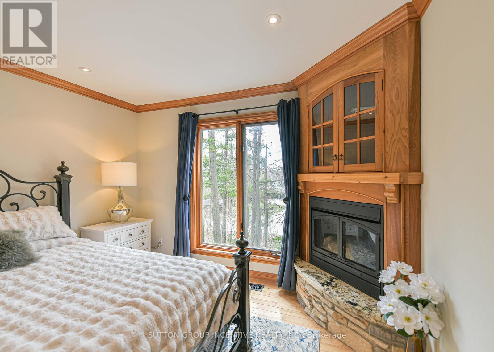 1363 ST. VINCENT STREET - 44