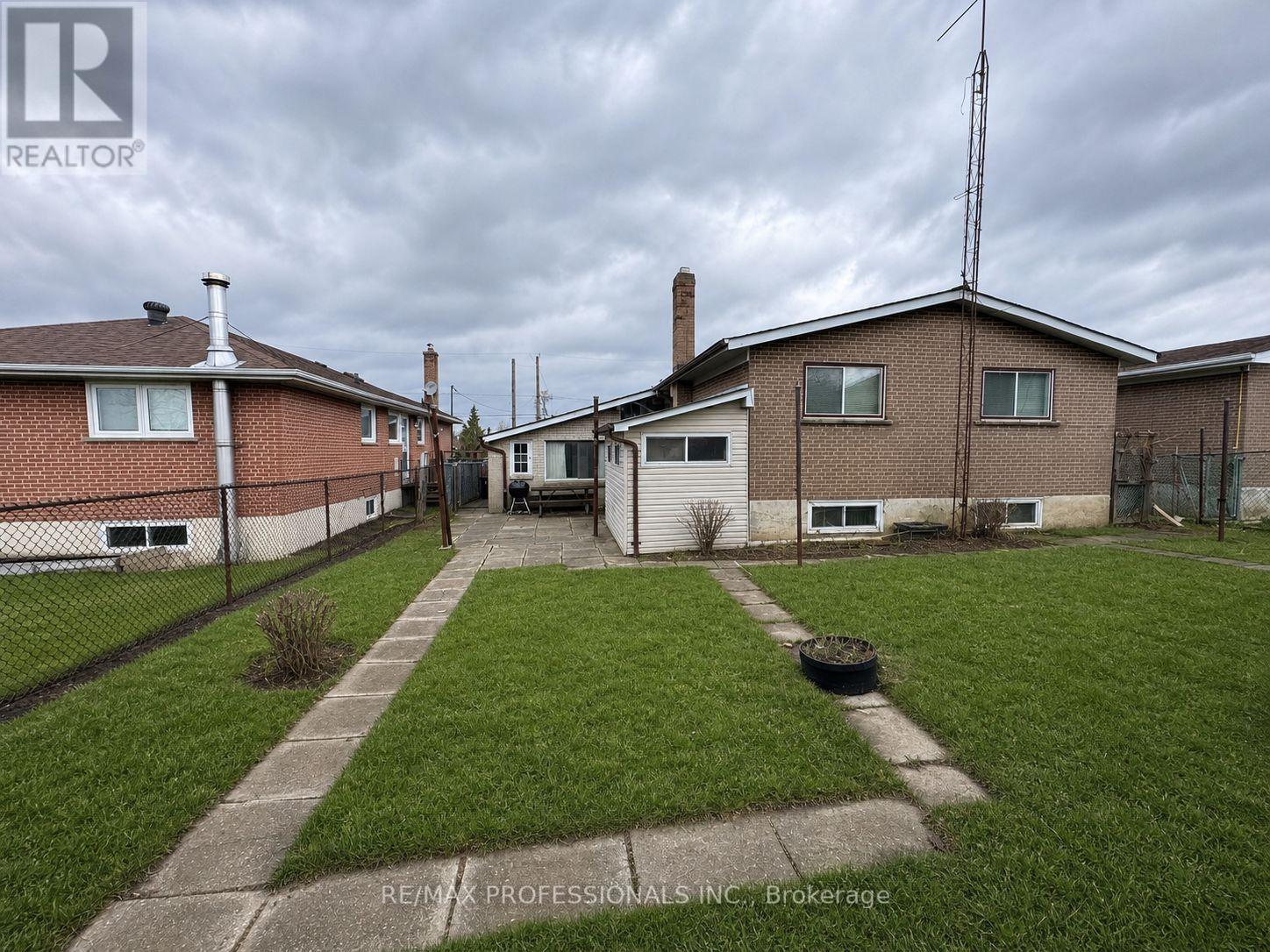 83 SPENVALLEY DRIVE - 43