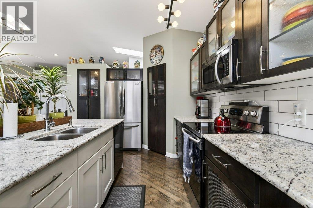 #18 1581 20 Street NE - 22