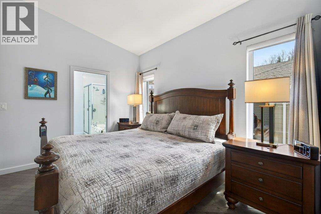 #18 1581 20 Street NE - 48