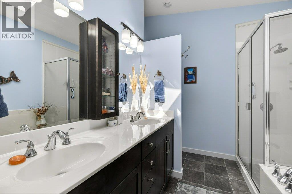 #18 1581 20 Street NE - 52