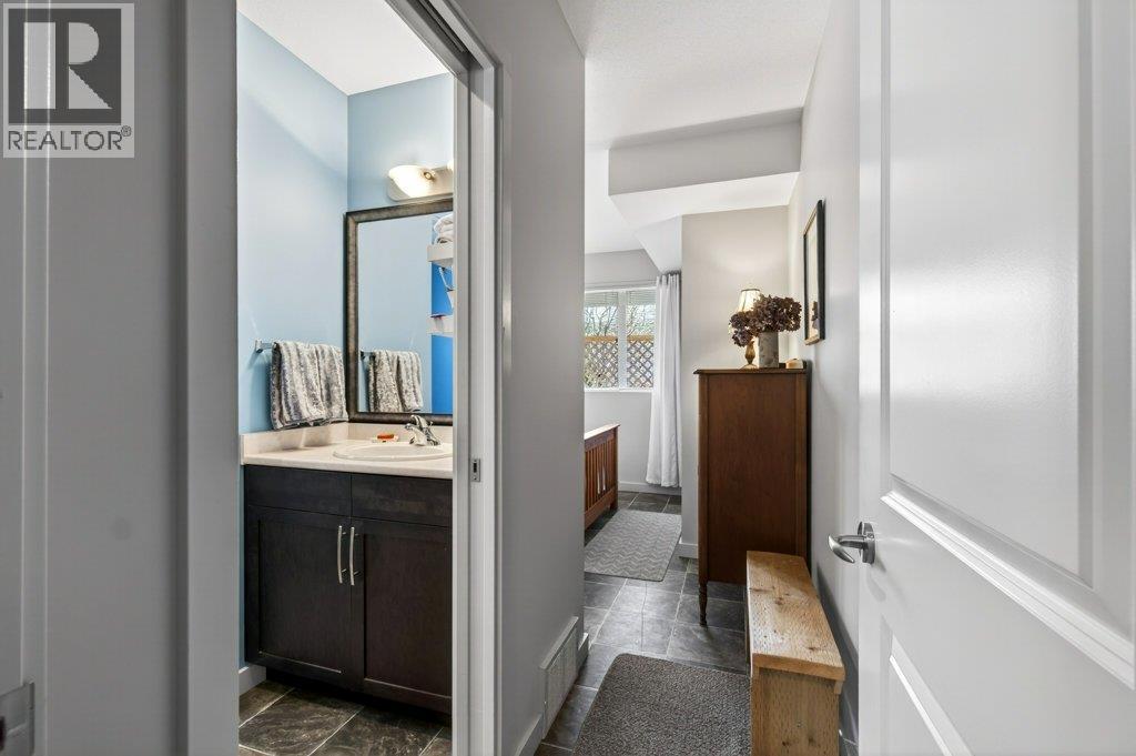 #18 1581 20 Street NE - 58
