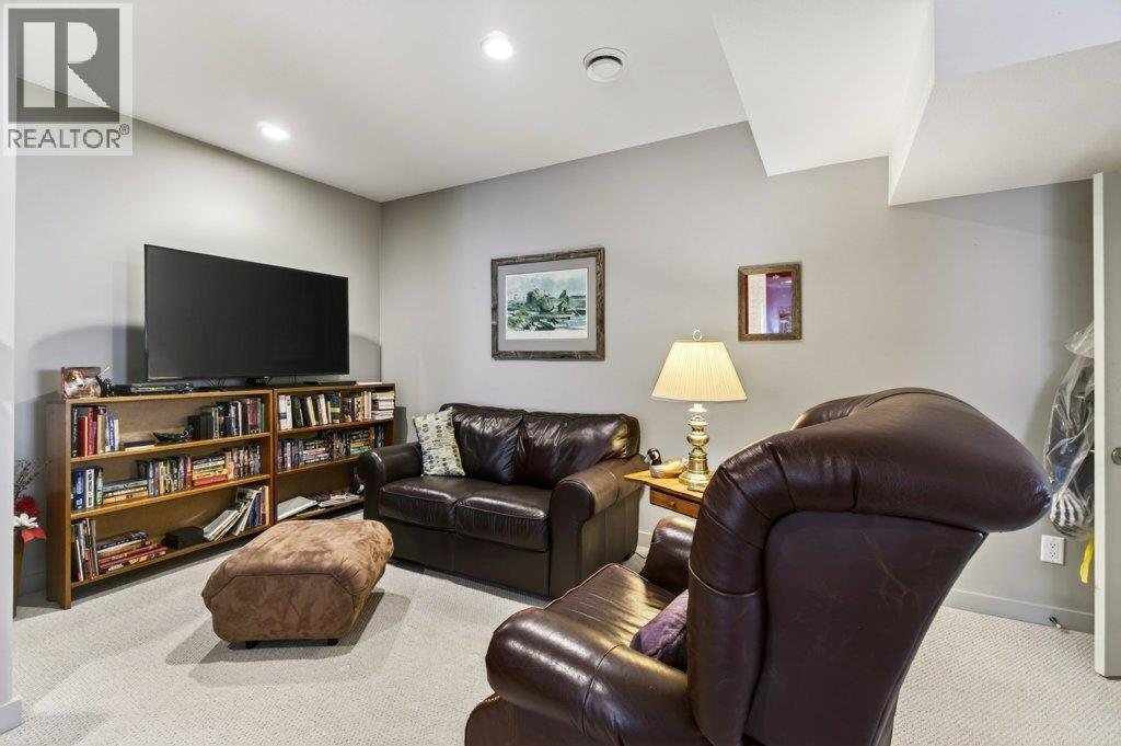 #18 1581 20 Street NE - 65
