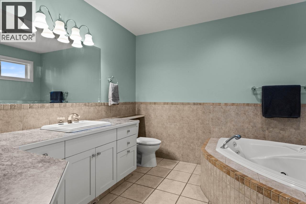 1491 Pine Crescent - 12