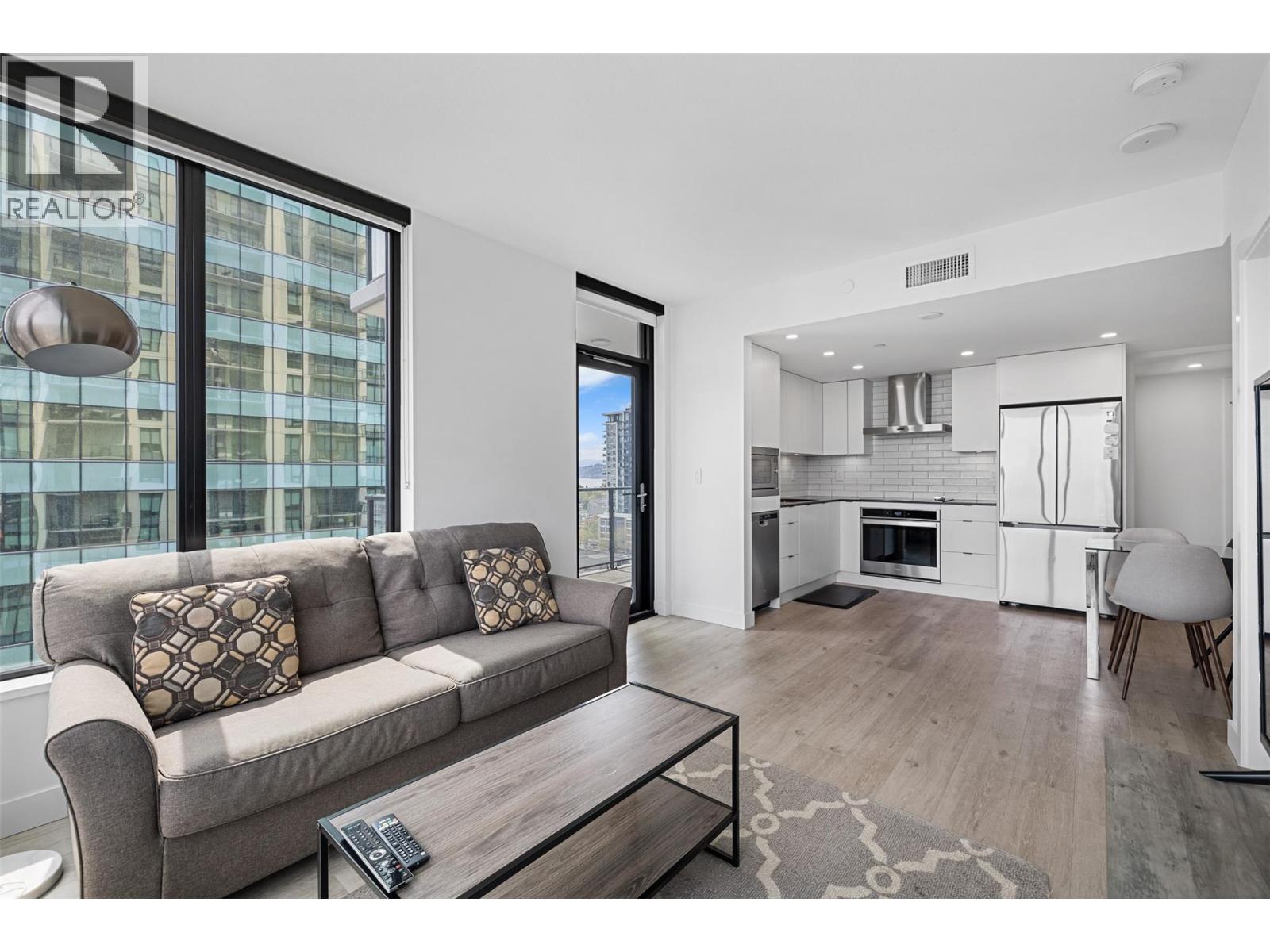 #1202 1471 St Paul Street - 10