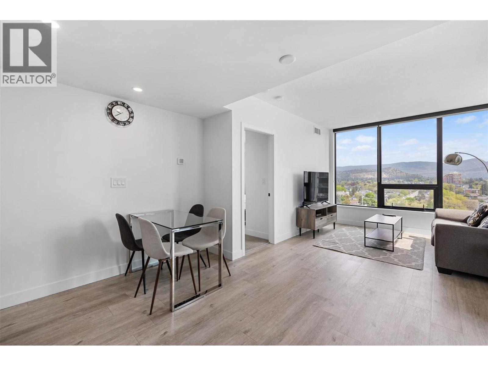 #1202 1471 St Paul Street - 6