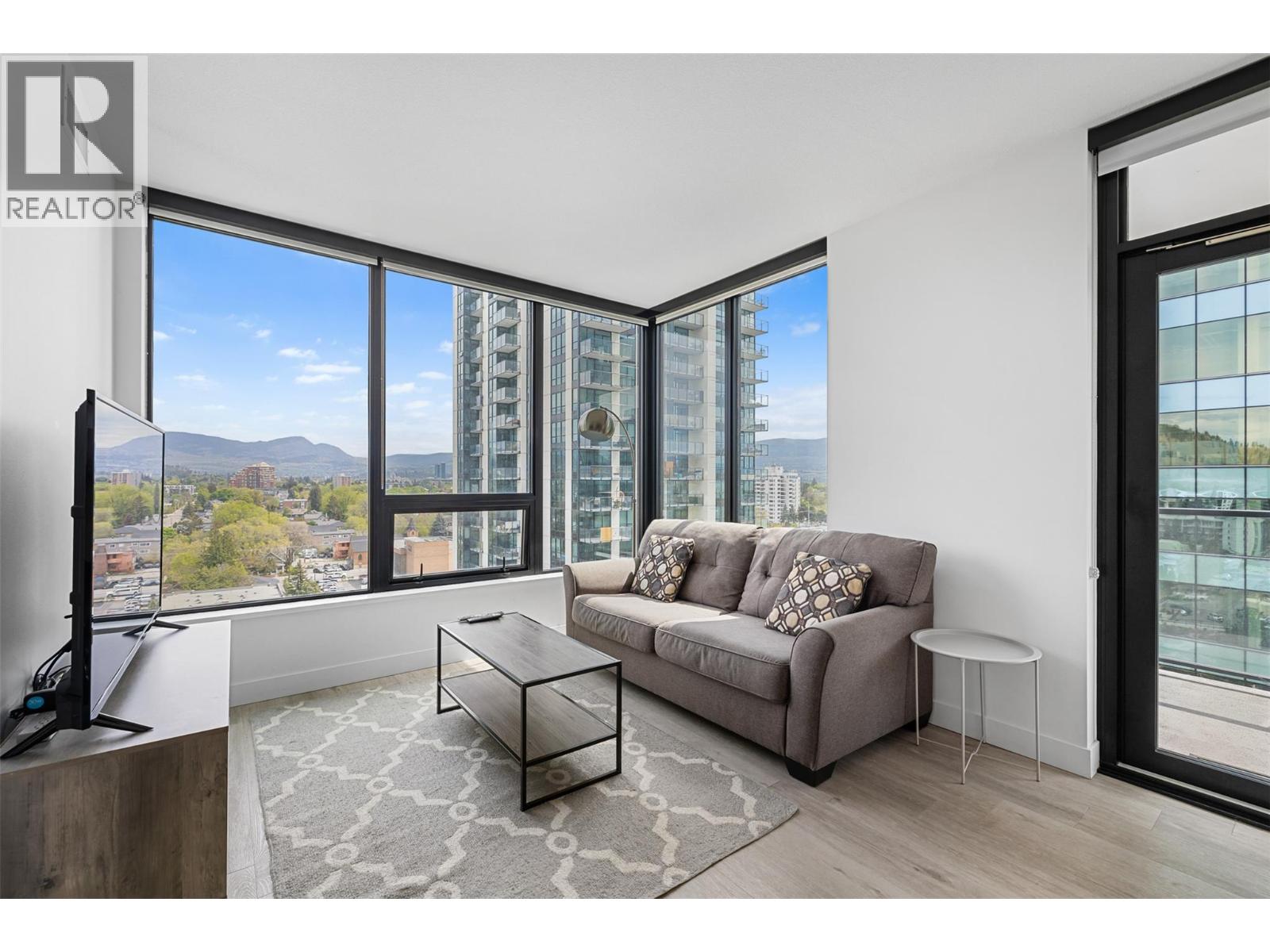 #1202 1471 St Paul Street - 7