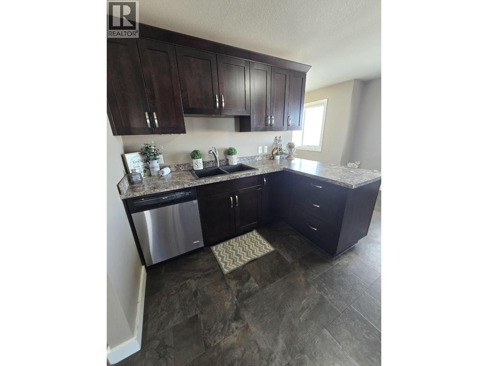 #2 10219 98 AVENUE - Image 2