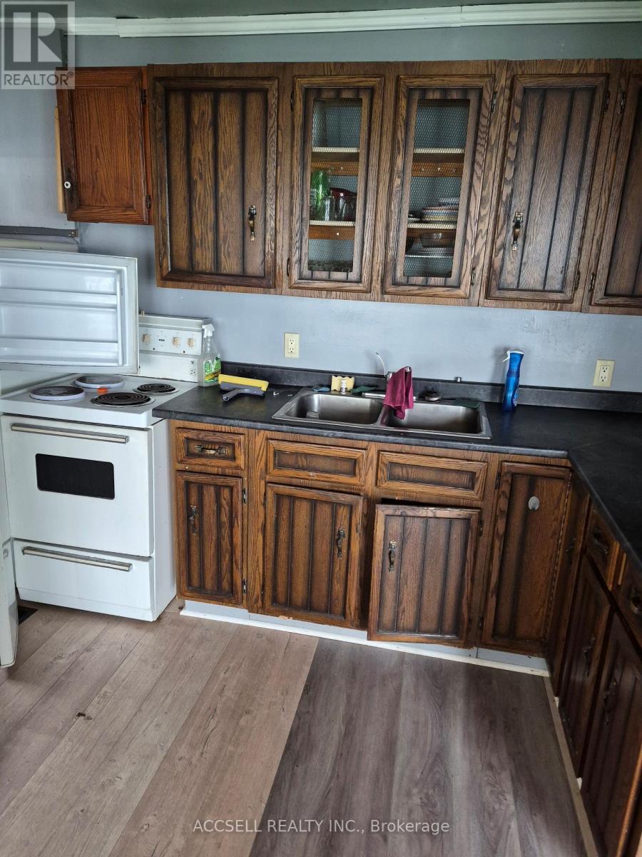 3053 ST CLAIR PARKWAY - 4