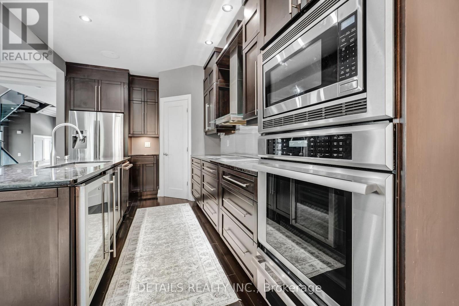 71 ELEANOR DRIVE - 21