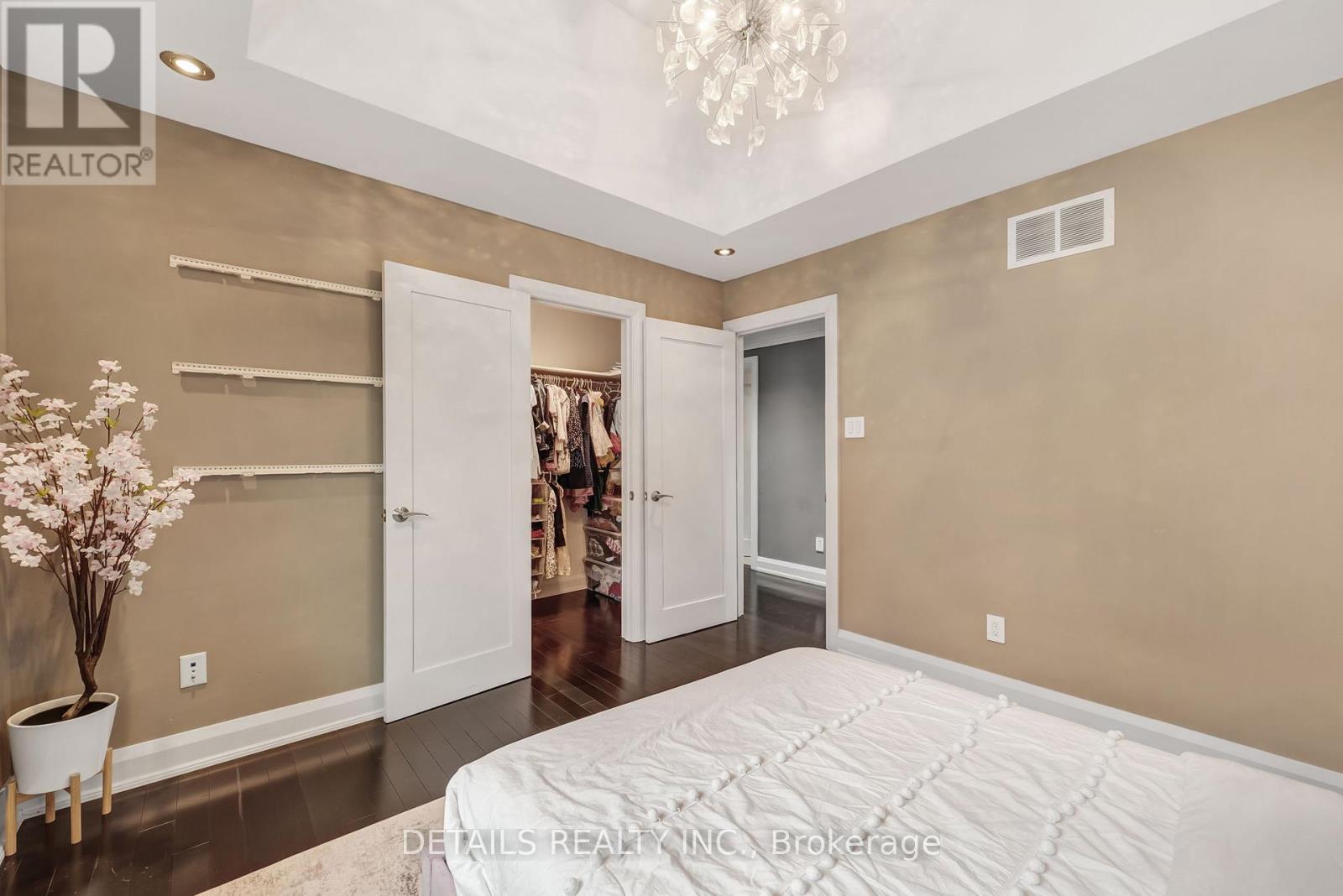 71 ELEANOR DRIVE - 27