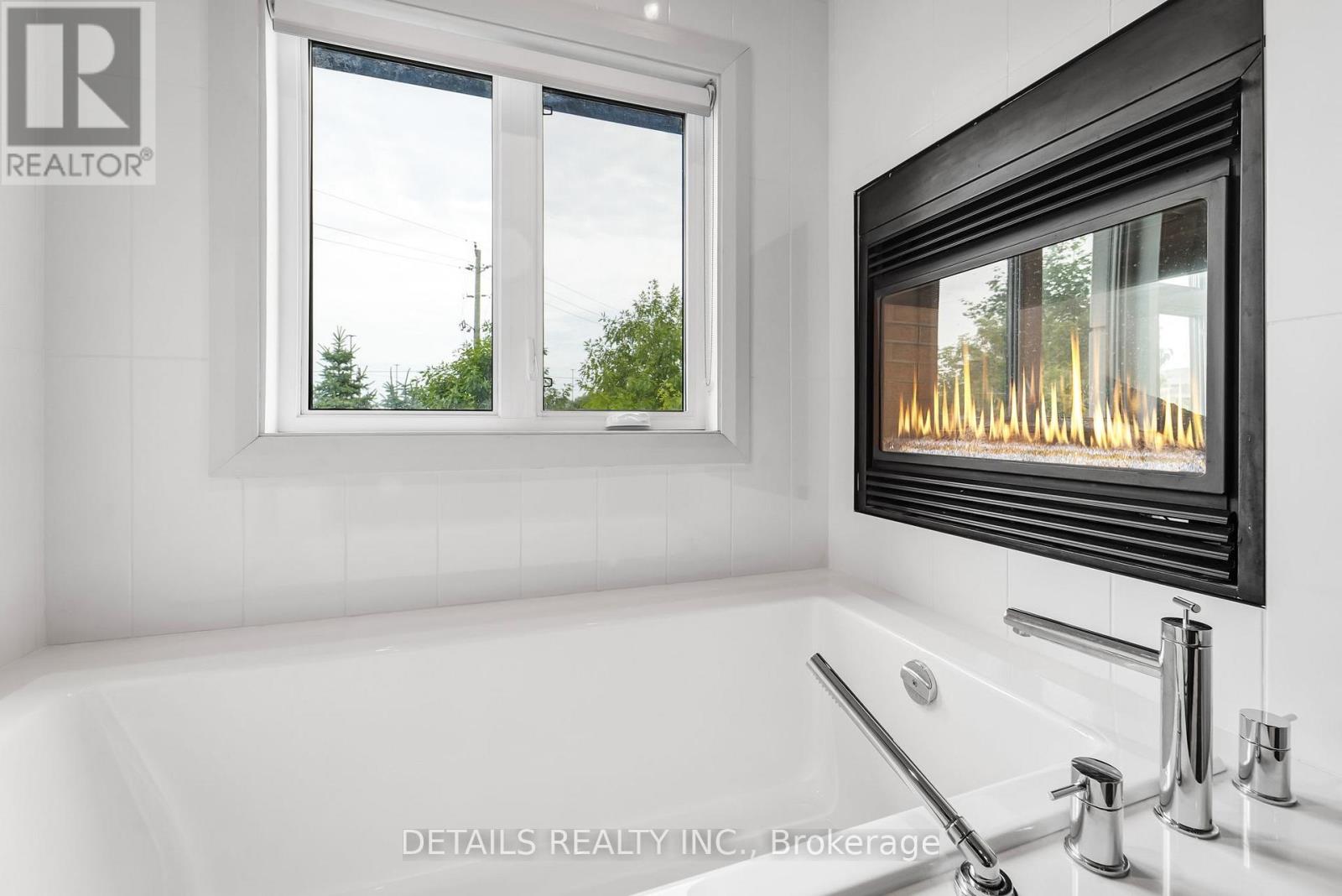 71 ELEANOR DRIVE - 33