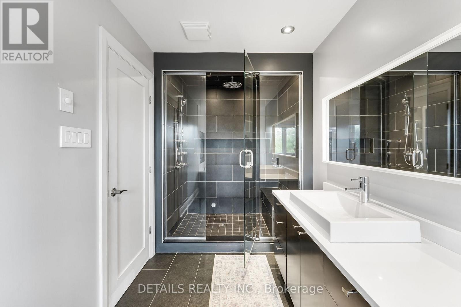 71 ELEANOR DRIVE - 34