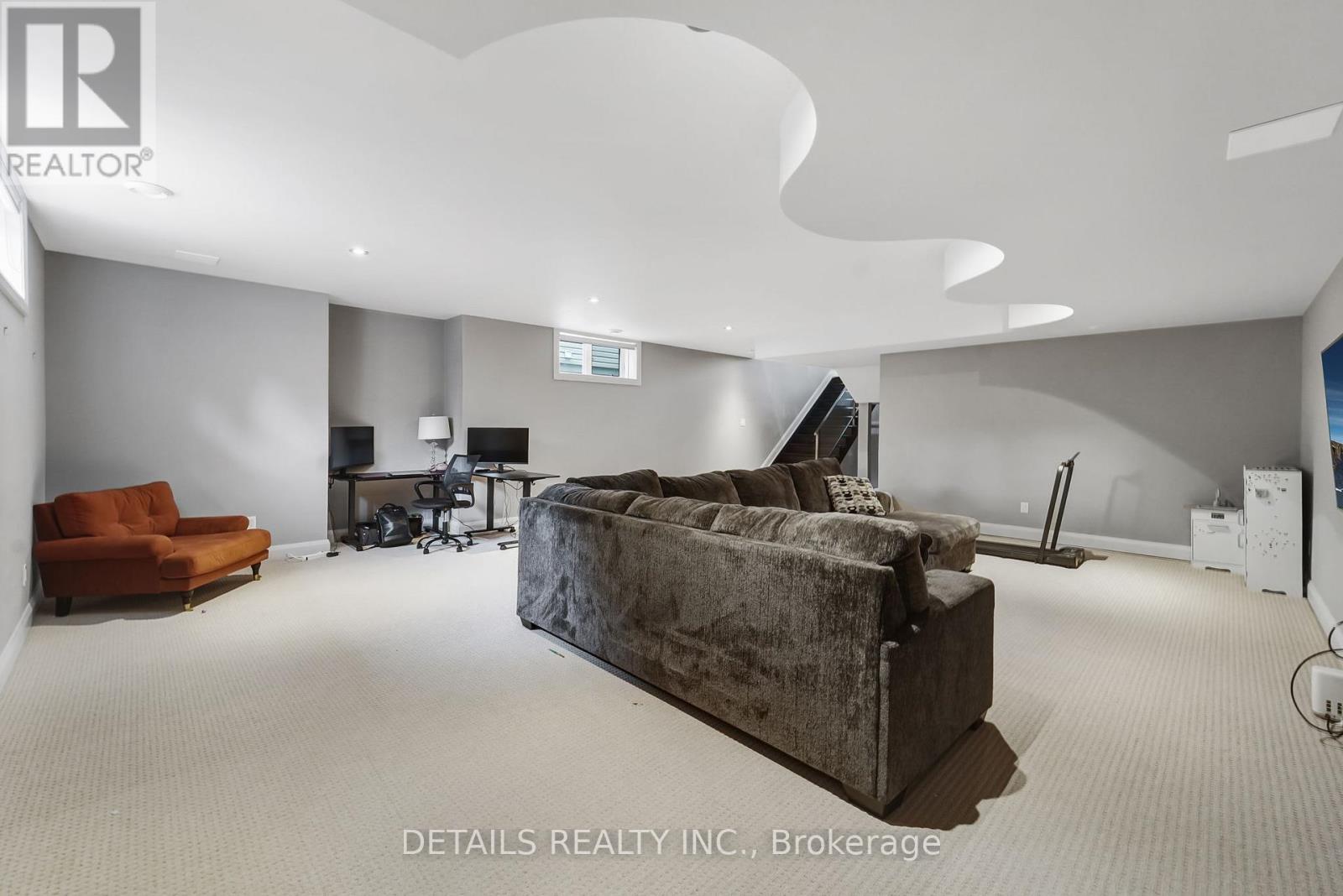 71 ELEANOR DRIVE - 36