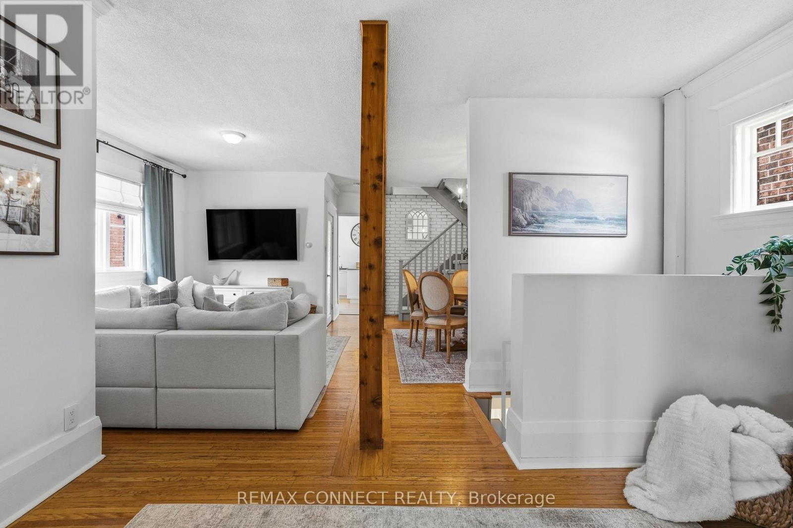 60 WOODBURY ROAD - 7