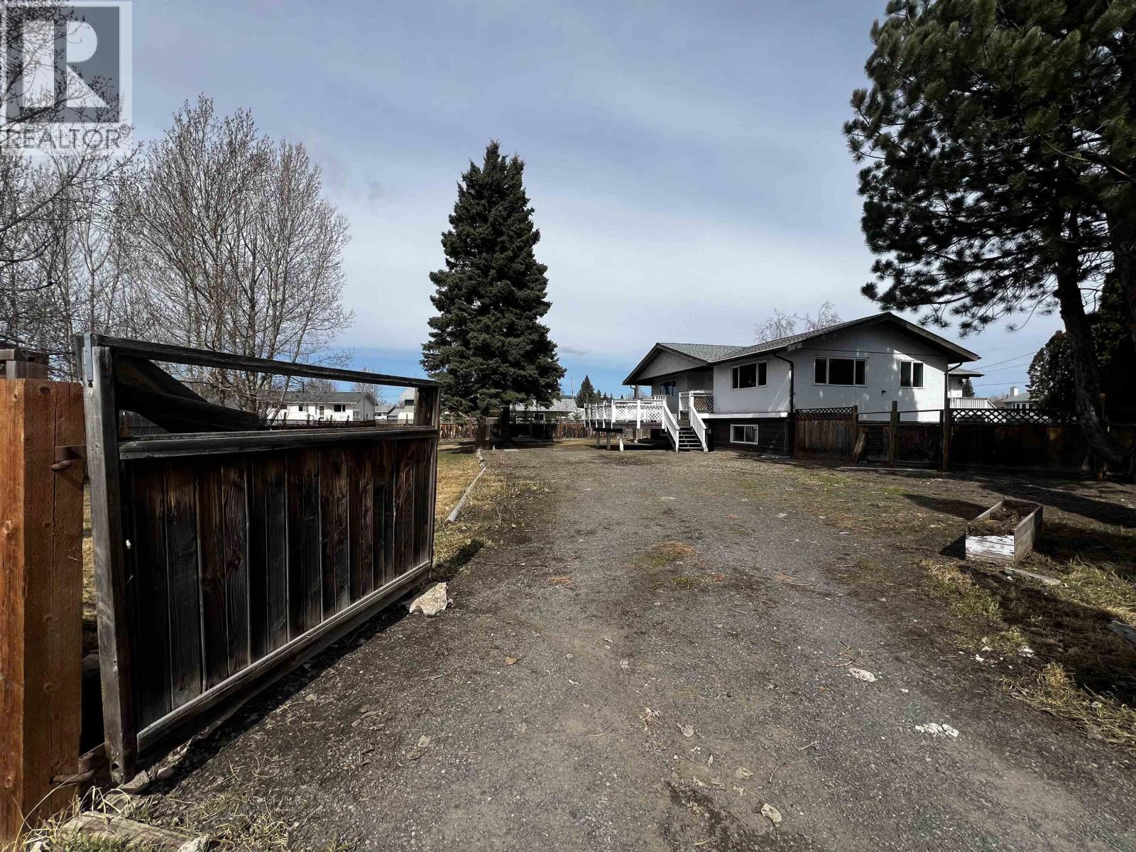 414 ENDAKO PLACE, Fraser Lake