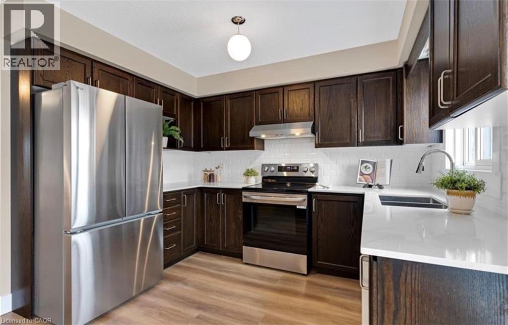 355 FISHER MILLS Road Unit# 43, Cambridge, Ontario, N3C4N5 — Photo 3