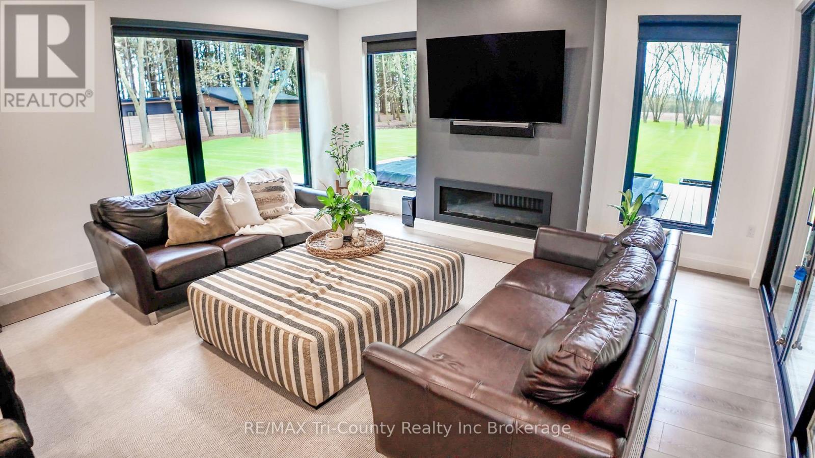 8987 POWERS ROAD - 10