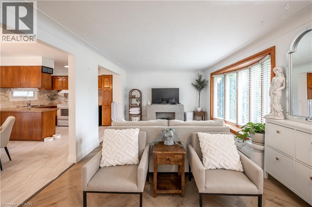 169 SEMINOLE Road, Ancaster, Ontario, L9G1Y7 — Photo 4