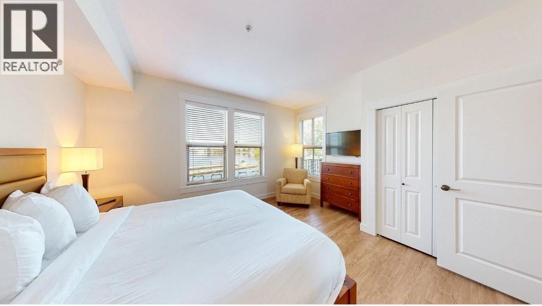 148 4200 LAKESHORE Drive - photo 2