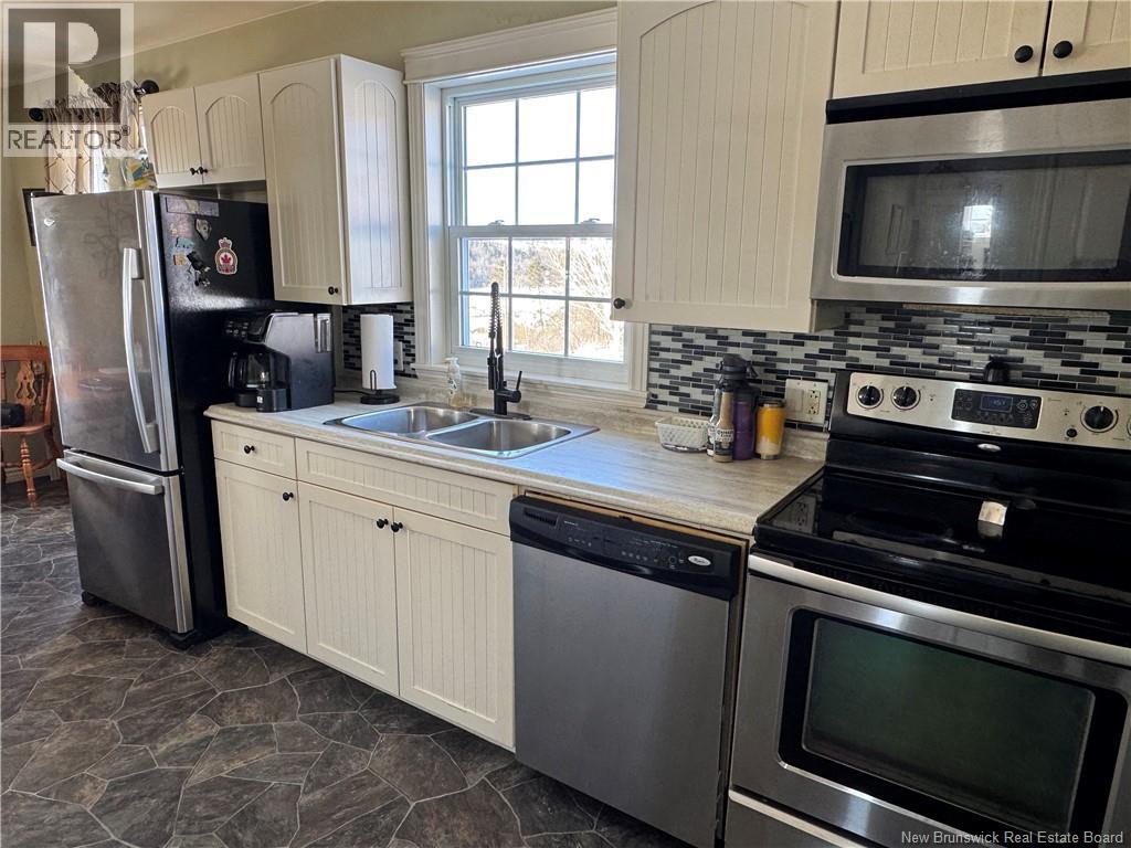 45 Waugh Road - 12