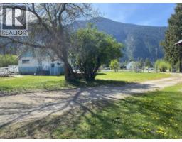 555 Carson Road, Grand Forks, BC V0H1H4 Photo 29
