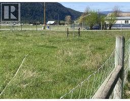 555 Carson Road, Grand Forks, BC V0H1H4 Photo 32