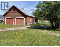 555 Carson Road, Grand Forks, BC V0H1H4 Photo 30