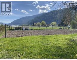 555 Carson Road, Grand Forks, BC V0H1H4 Photo 42