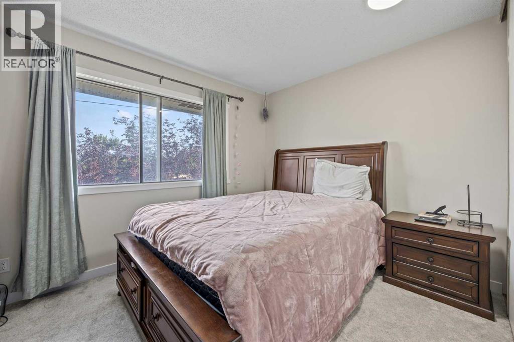 #8 4360 58 Street NE - 12