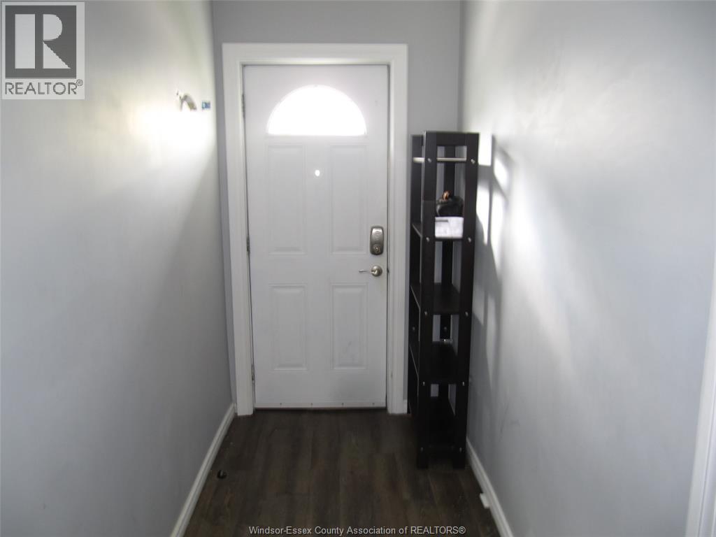 880 University AVENUE East - 4