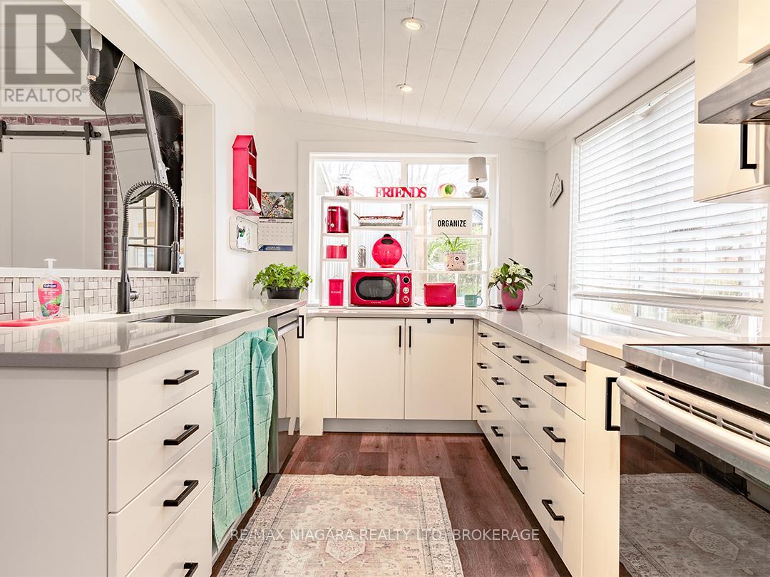 3412 LOCUST STREET - 18