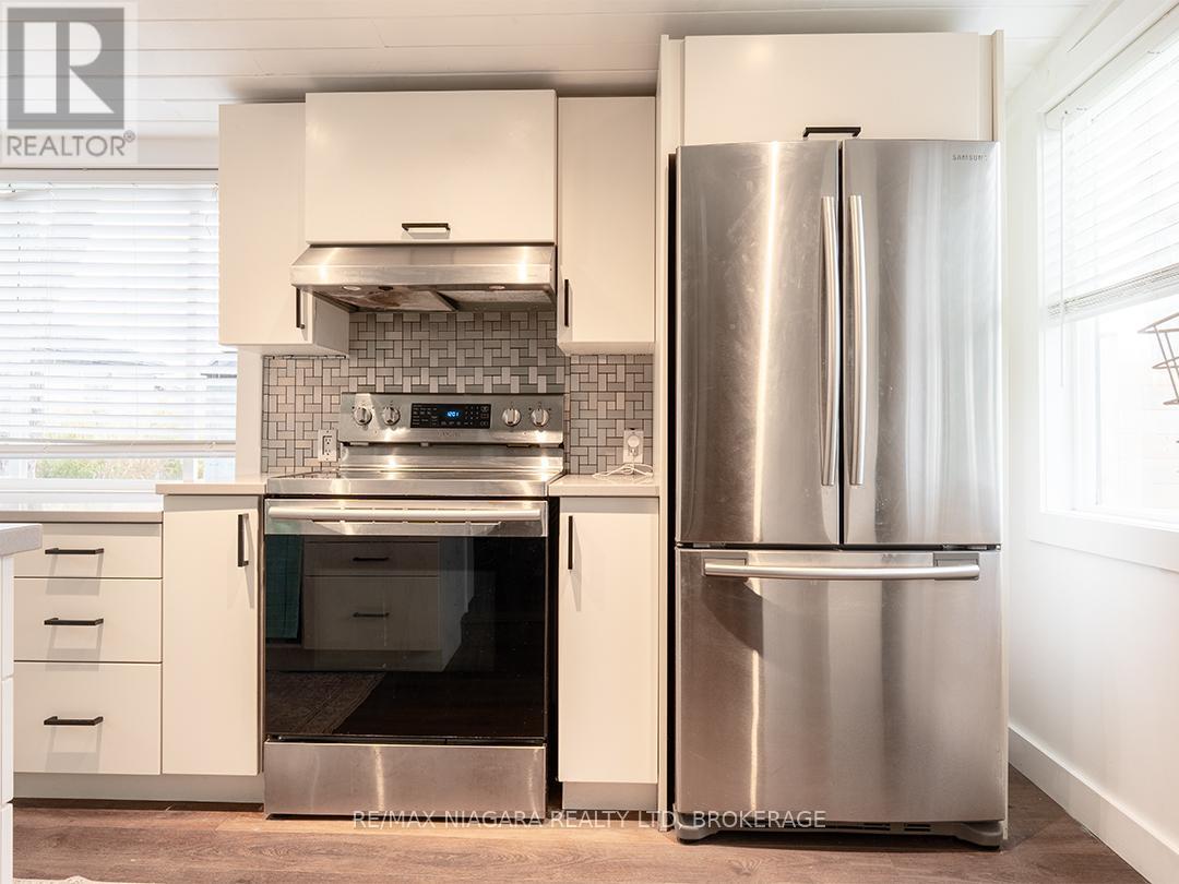 3412 LOCUST STREET - 20